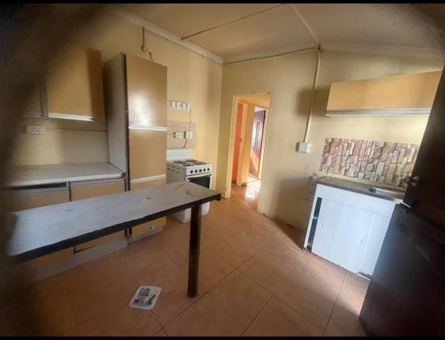 2 BEDROOM PROPERTY TO RENT IN MEADOWLANDS EAST